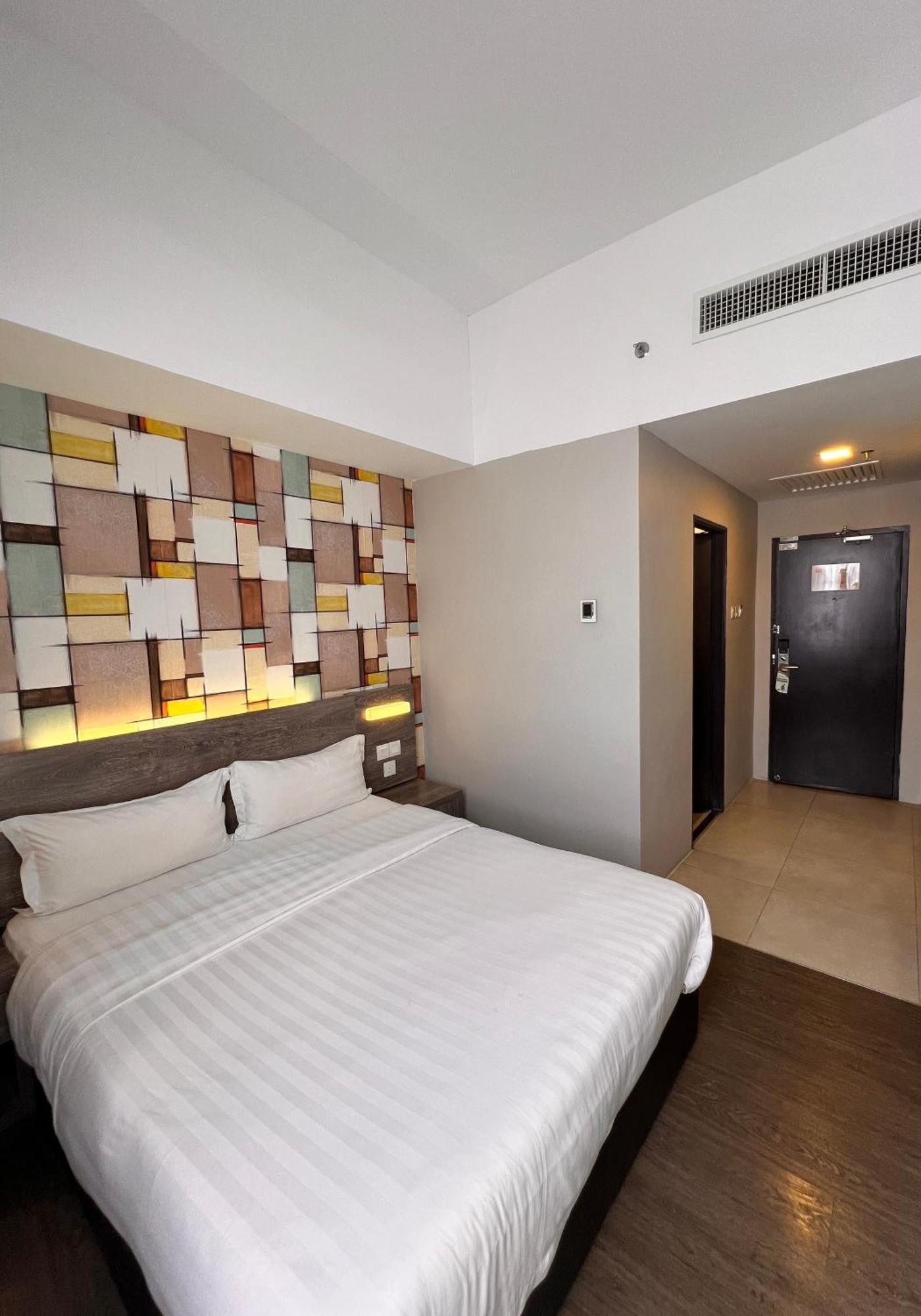 מירי Ajang Hotel מראה חיצוני תמונה