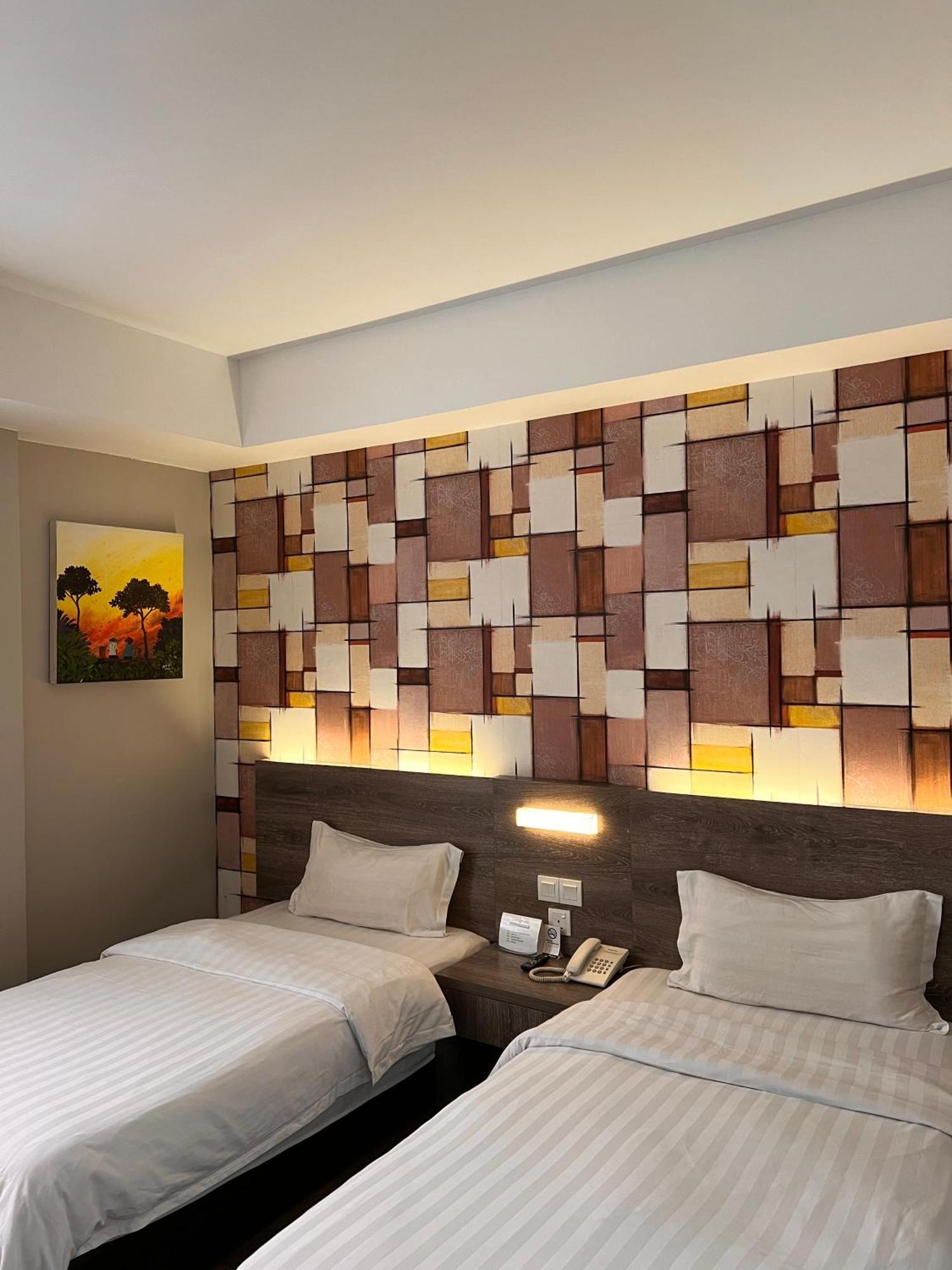 מירי Ajang Hotel מראה חיצוני תמונה