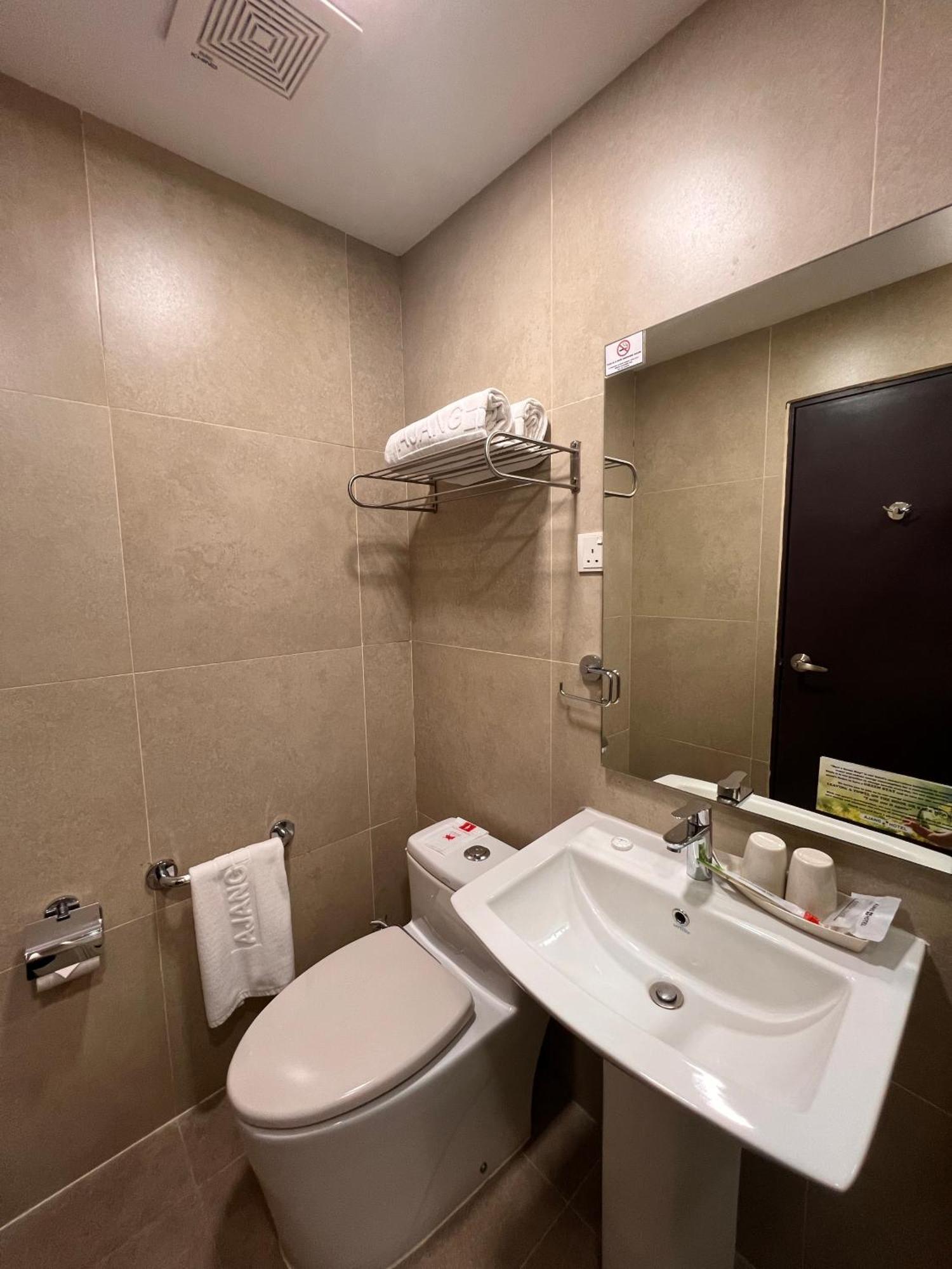 מירי Ajang Hotel מראה חיצוני תמונה