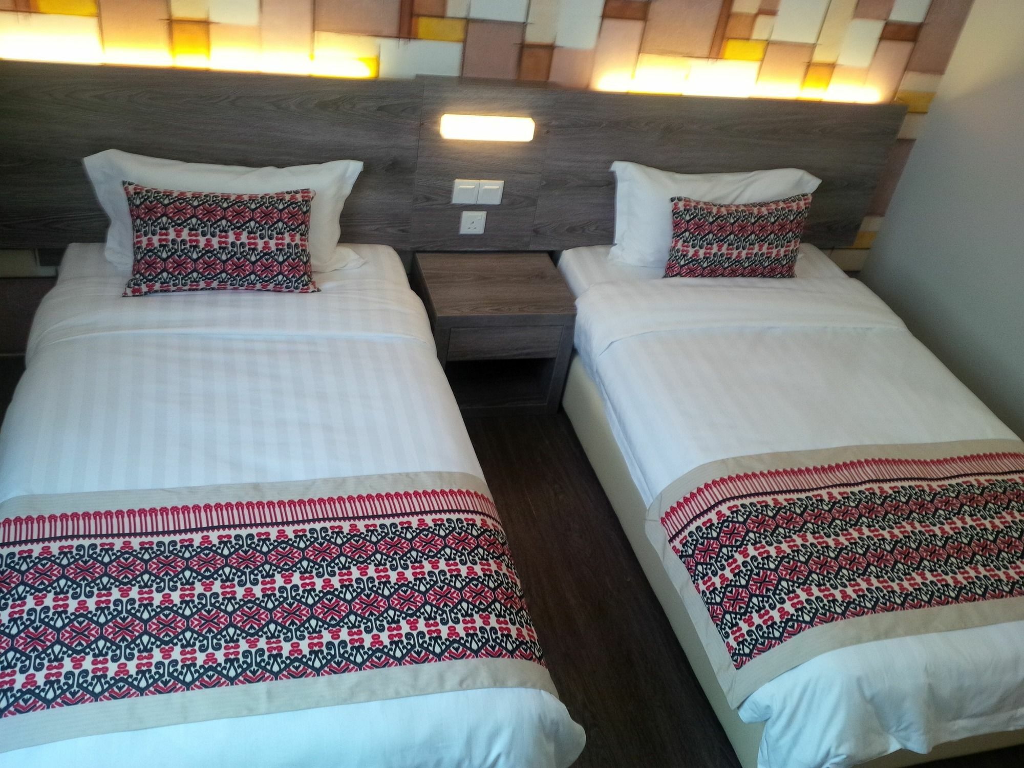 מירי Ajang Hotel מראה חיצוני תמונה