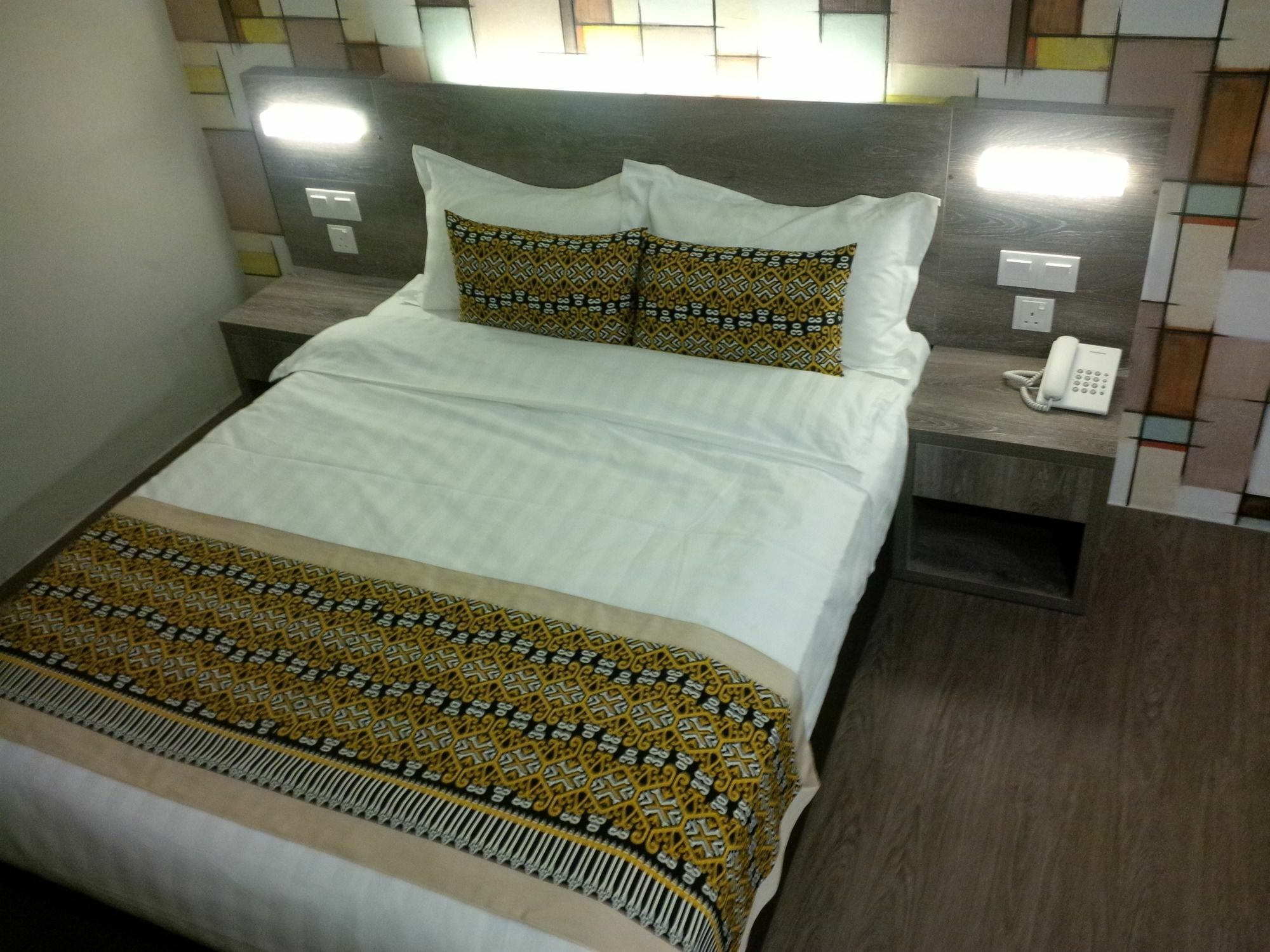 מירי Ajang Hotel מראה חיצוני תמונה